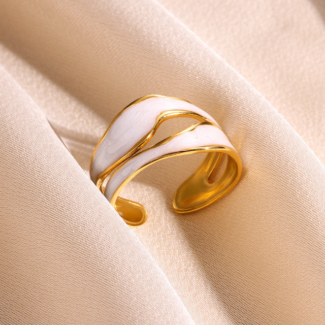 Bague ajustable blanc argenté portée – By Lune